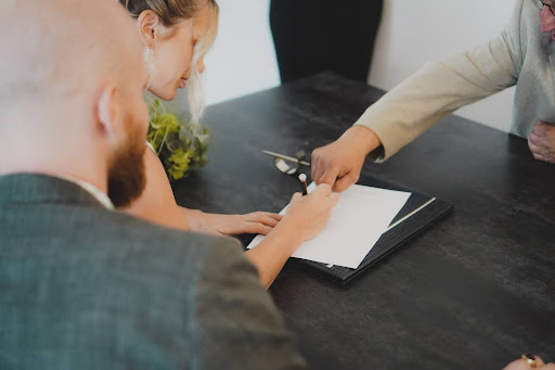  Differences Between Shared Debts and Individual Obligations
